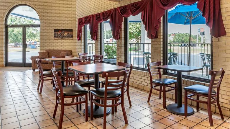 <b>Econo Lodge Fayetteville I-95 Restaurant</b>. Images powered by <a href="https://iceportal.shijigroup.com/" title="IcePortal" target="_blank">IcePortal</a>.