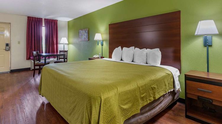 Econo Lodge Fayetteville I-95 Room