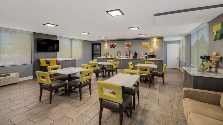 <b>Quality Inn Asheville Airport Restaurant</b>. Images powered by <a href="https://iceportal.shijigroup.com/" title="IcePortal" target="_blank">IcePortal</a>.