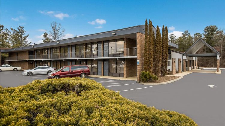 Quality Inn Asheville Airport Exterior