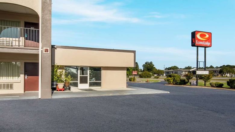 <b>Econo Lodge Goldsboro Exterior</b>. Images powered by <a href="https://iceportal.shijigroup.com/" title="IcePortal" target="_blank">IcePortal</a>.