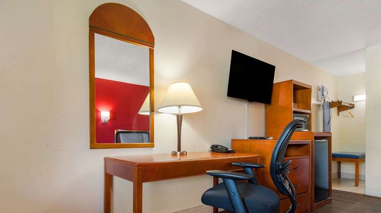 <b>Econo Lodge Goldsboro Room</b>. Images powered by <a href="https://iceportal.shijigroup.com/" title="IcePortal" target="_blank">IcePortal</a>.
