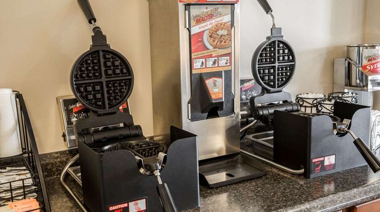 Econo Lodge Crystal Coast Restaurant