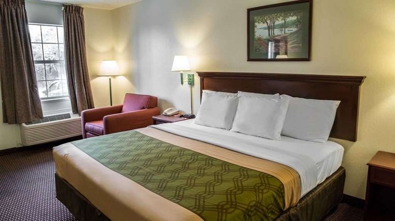 <b>Econo Lodge Crystal Coast Room</b>. Images powered by <a href="https://iceportal.shijigroup.com/" title="IcePortal" target="_blank">IcePortal</a>.