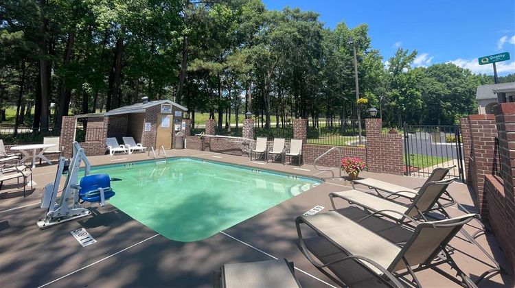 Quality Inn Kenly Pool