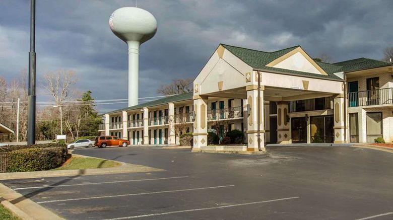 <b>Quality Inn Reidsville Exterior</b>. Images powered by <a href="https://iceportal.shijigroup.com/" title="IcePortal" target="_blank">IcePortal</a>.