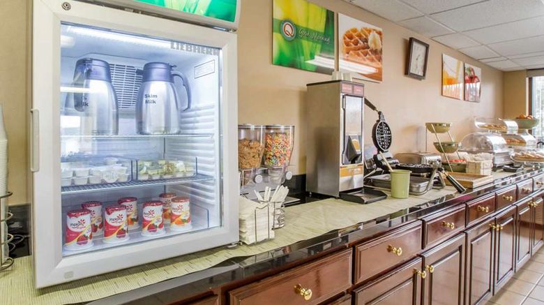 <b>Quality Inn Reidsville Restaurant</b>. Images powered by <a href="https://iceportal.shijigroup.com/" title="IcePortal" target="_blank">IcePortal</a>.