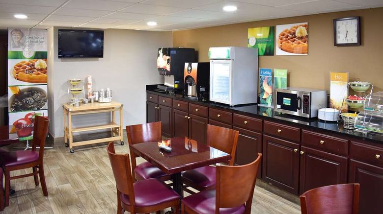 <b>Quality Inn Reidsville Restaurant</b>. Images powered by <a href="https://iceportal.shijigroup.com/" title="IcePortal" target="_blank">IcePortal</a>.