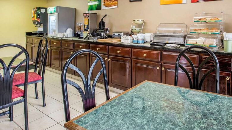 <b>Quality Inn Reidsville Restaurant</b>. Images powered by <a href="https://iceportal.shijigroup.com/" title="IcePortal" target="_blank">IcePortal</a>.