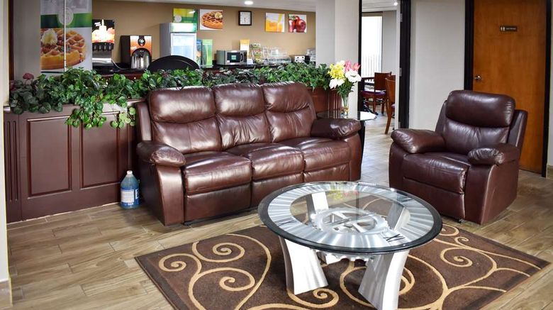 <b>Quality Inn Reidsville Lobby</b>. Images powered by <a href="https://iceportal.shijigroup.com/" title="IcePortal" target="_blank">IcePortal</a>.