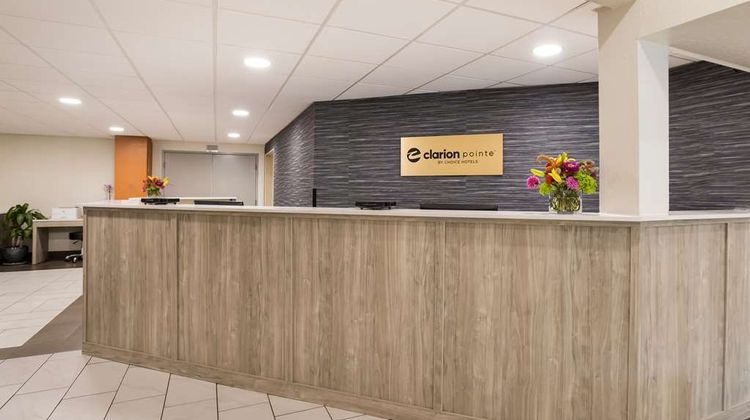 Clarion Pointe Sylva Lobby