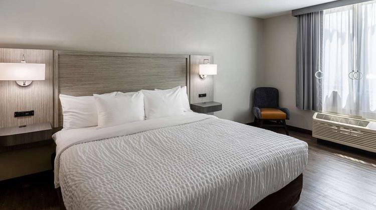 Clarion Pointe Sylva Room