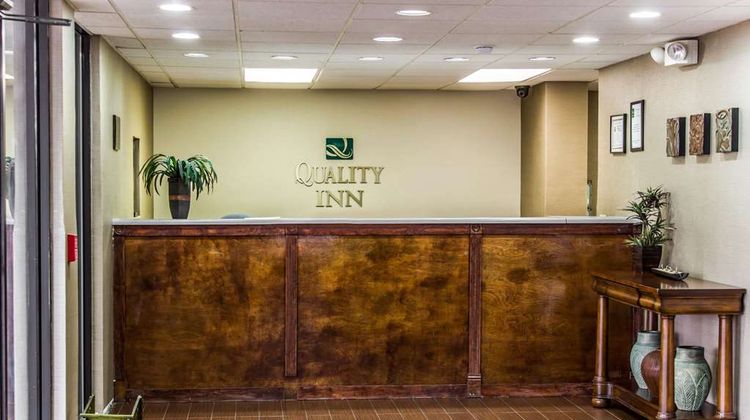 Quality Inn Kinston Lobby