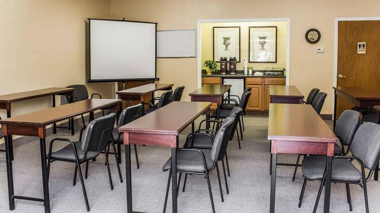 <b>Quality Inn Kinston Meeting</b>. Images powered by <a href="https://iceportal.shijigroup.com/" title="IcePortal" target="_blank">IcePortal</a>.