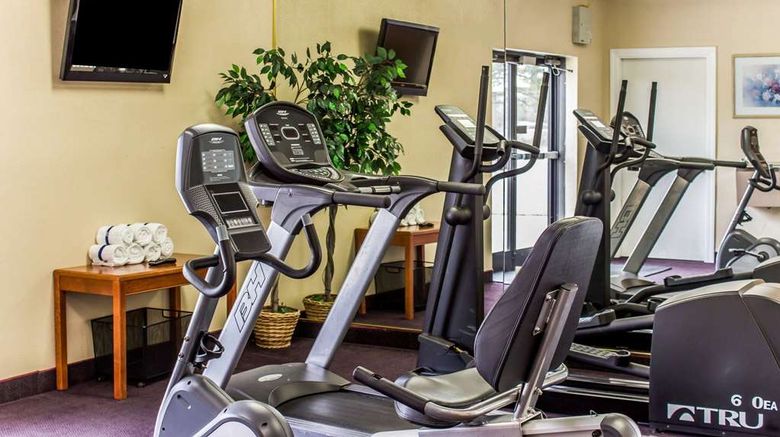 <b>Quality Inn Kinston Health</b>. Images powered by <a href="https://iceportal.shijigroup.com/" title="IcePortal" target="_blank">IcePortal</a>.
