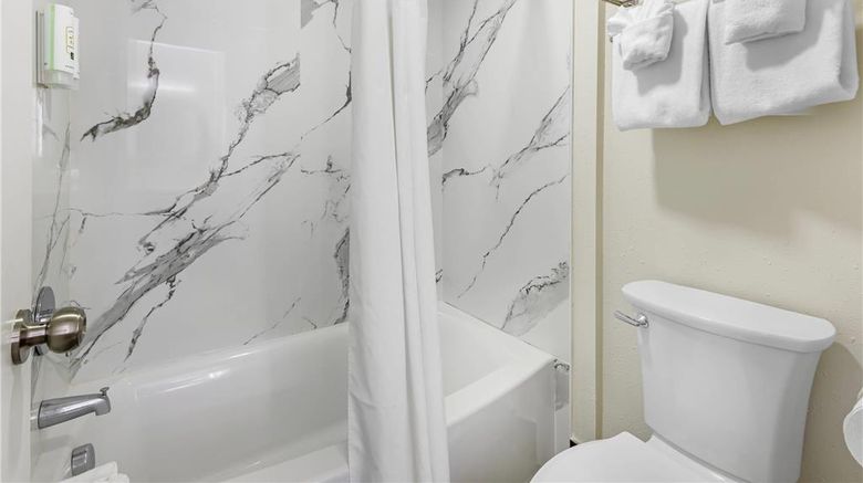 <b>Quality Inn Washington Room</b>. Images powered by <a href="https://iceportal.shijigroup.com/" title="IcePortal" target="_blank">IcePortal</a>.