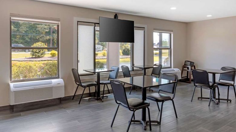 <b>Quality Inn Washington Restaurant</b>. Images powered by <a href="https://iceportal.shijigroup.com/" title="IcePortal" target="_blank">IcePortal</a>.