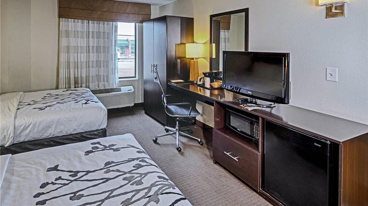 Sleep Inn & Suites near Ft Bragg Room