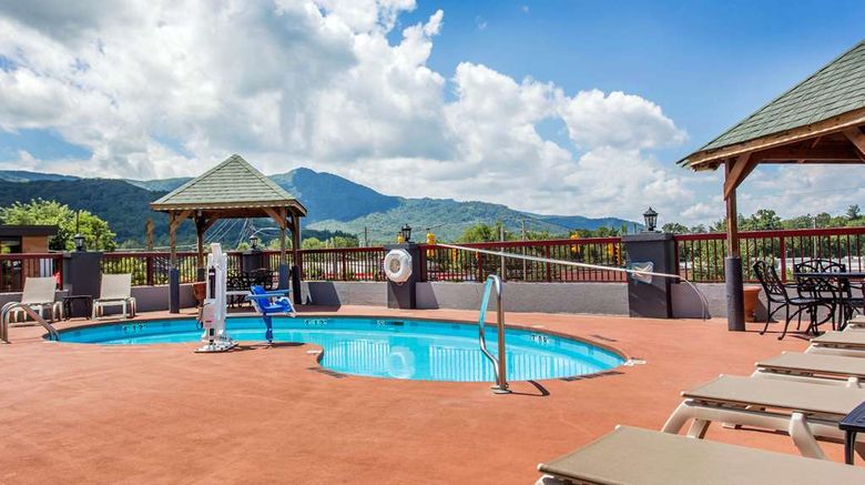 <b>Quality Inn Black Mountain Pool</b>. Images powered by <a href="https://iceportal.shijigroup.com/" title="IcePortal" target="_blank">IcePortal</a>.