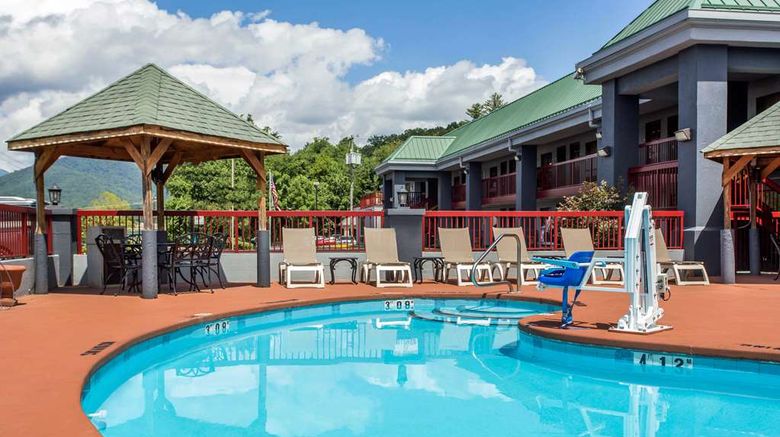 <b>Quality Inn Black Mountain Pool</b>. Images powered by <a href="https://iceportal.shijigroup.com/" title="IcePortal" target="_blank">IcePortal</a>.