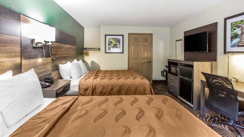 <b>Quality Inn Black Mountain Room</b>. Images powered by <a href="https://iceportal.shijigroup.com/" title="IcePortal" target="_blank">IcePortal</a>.