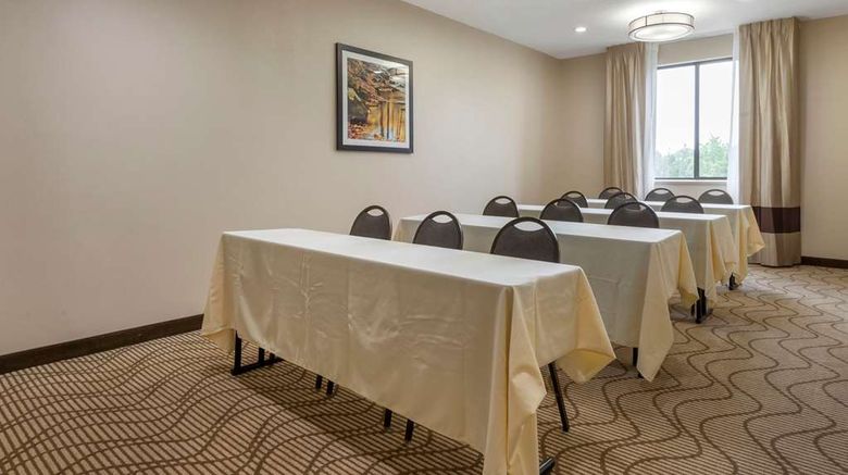 <b>Comfort Inn Meeting</b>. Images powered by <a href="https://iceportal.shijigroup.com/" title="IcePortal" target="_blank">IcePortal</a>.