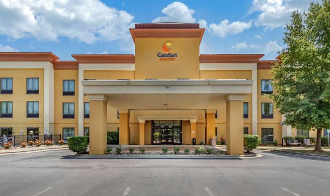 Comfort Suites Exterior