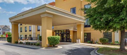 Comfort Suites Exterior