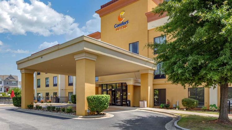 Comfort Suites Exterior