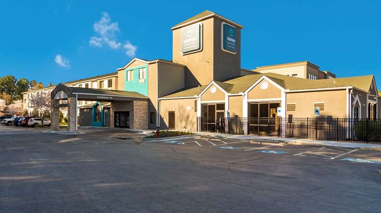 <b>Clarion Pointe Wake Forest-Raleigh North Exterior</b>. Images powered by <a href="https://iceportal.shijigroup.com/" title="IcePortal" target="_blank">IcePortal</a>.