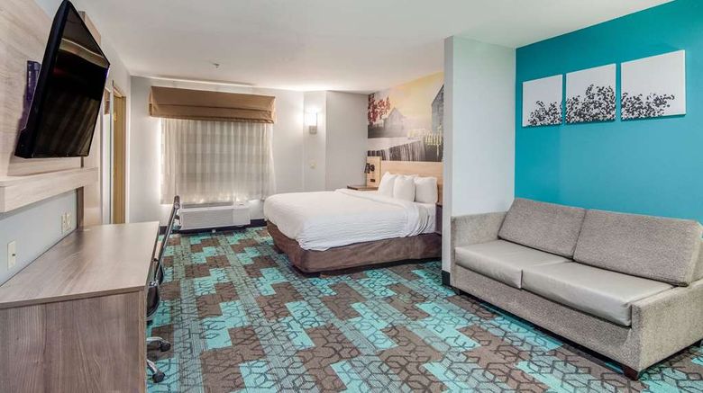 <b>Clarion Pointe Wake Forest-Raleigh North Suite</b>. Images powered by <a href="https://iceportal.shijigroup.com/" title="IcePortal" target="_blank">IcePortal</a>.