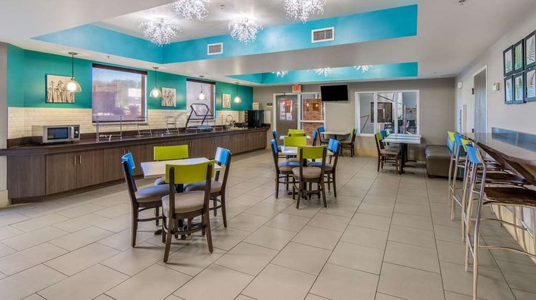 <b>Clarion Pointe Wake Forest-Raleigh North Restaurant</b>. Images powered by <a href="https://iceportal.shijigroup.com/" title="IcePortal" target="_blank">IcePortal</a>.