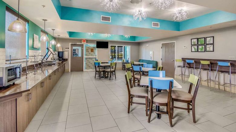 <b>Clarion Pointe Wake Forest-Raleigh North Restaurant</b>. Images powered by <a href="https://iceportal.shijigroup.com/" title="IcePortal" target="_blank">IcePortal</a>.