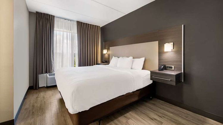 Comfort Suites Northlake Suite
