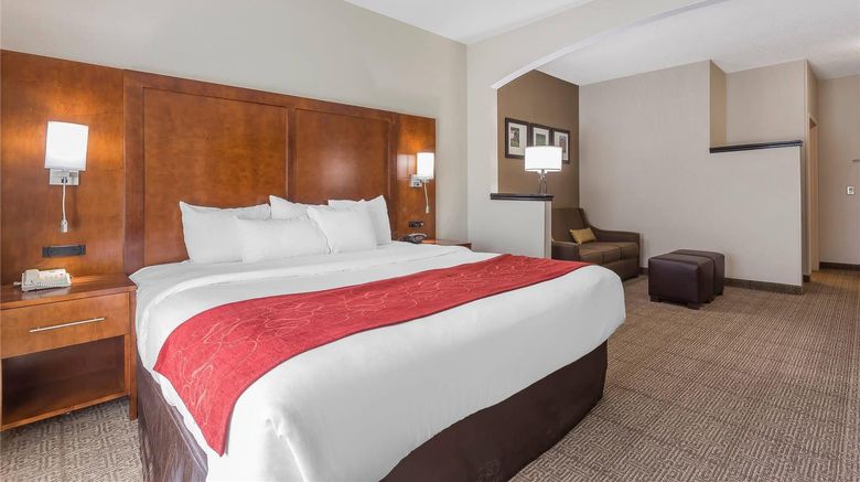 <b>Comfort Suites Room</b>. Images powered by <a href="https://iceportal.shijigroup.com/" title="IcePortal" target="_blank">IcePortal</a>.