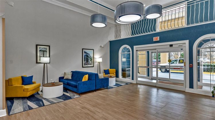 Comfort Suites Lobby