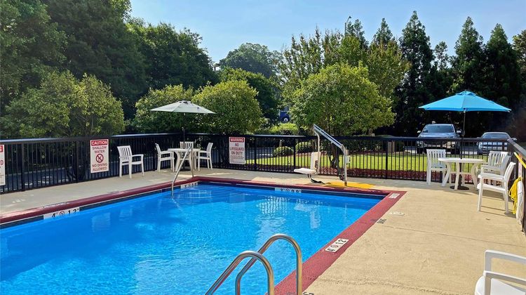 Comfort Suites Pool