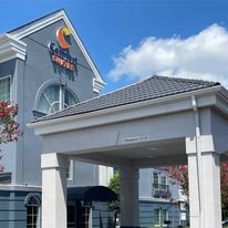 Comfort Suites