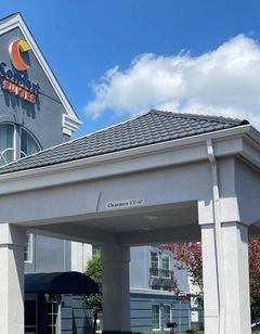Comfort Suites