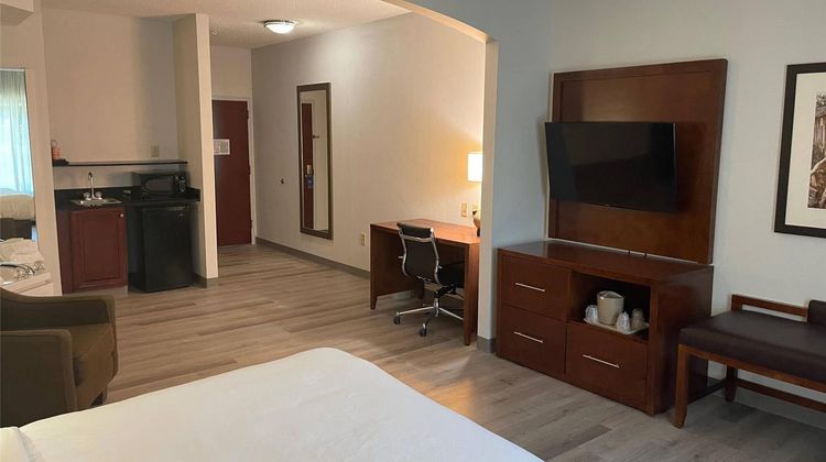 Comfort Suites Suite