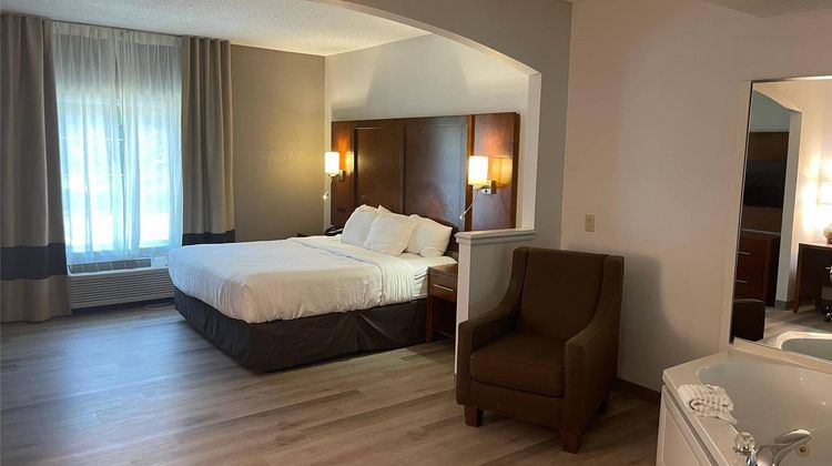 Comfort Suites Suite