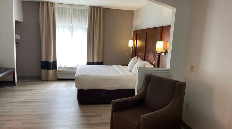 Comfort Suites Suite