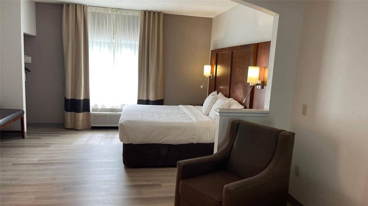 Comfort Suites Suite