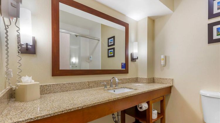 Comfort Suites Room