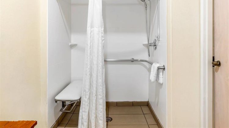Comfort Suites Room