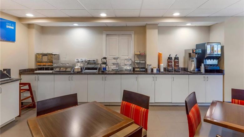 <b>Comfort Suites Restaurant</b>. Images powered by <a href="https://iceportal.shijigroup.com/" title="IcePortal" target="_blank">IcePortal</a>.