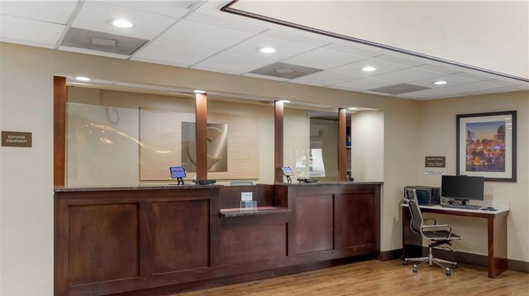 Comfort Suites Lobby