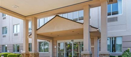 Comfort Suites Exterior