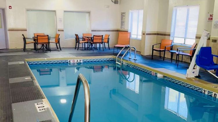 Clarion Pointe Albemarle Pool
