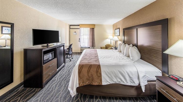 Quality Inn Forest City Room